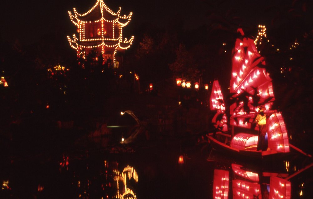 111 Chinese Lanterns Montreal